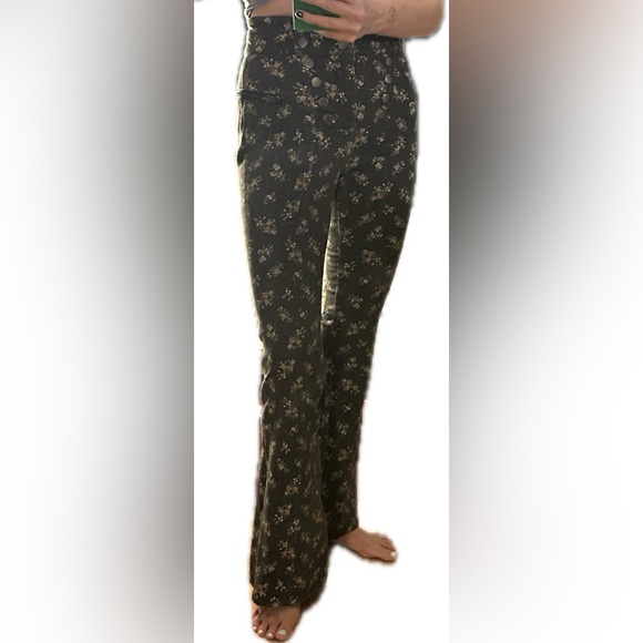 AFRM Ditzy floral flare jeans - Picture 4 of 8